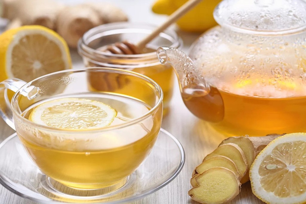 Вкусное дополнение к чаю: имбирь, мед, лимон и молоко